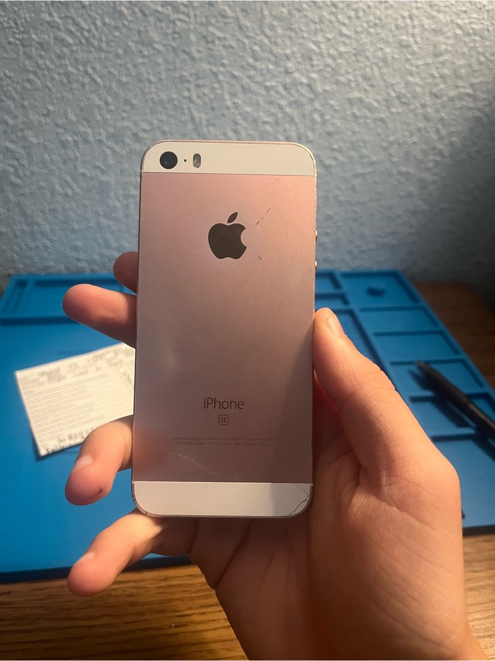 iPhone SE (1st Generation) 16GB – Unlocked – 84% Battery - Picture 2 of 12